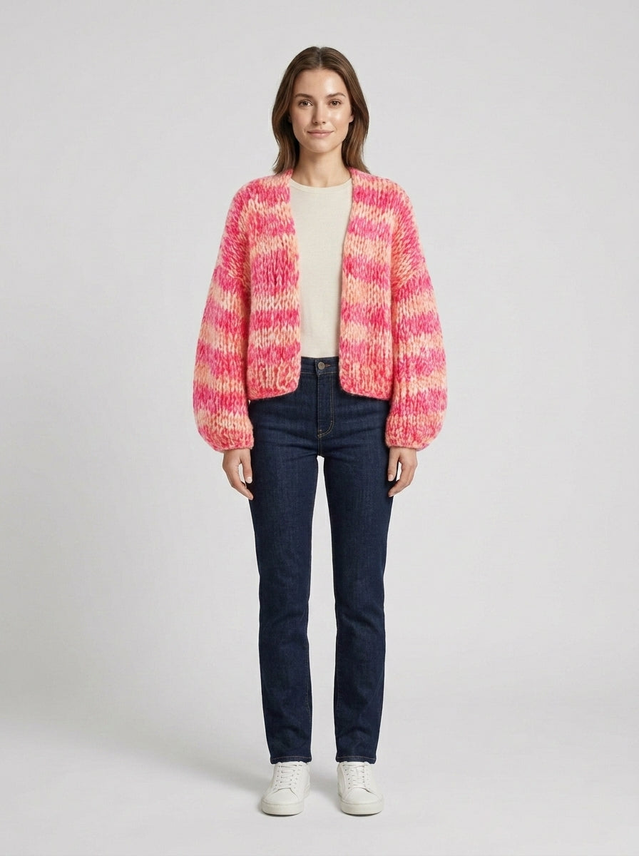 Damecardigan i pink og creme med strikkede striber og åben front