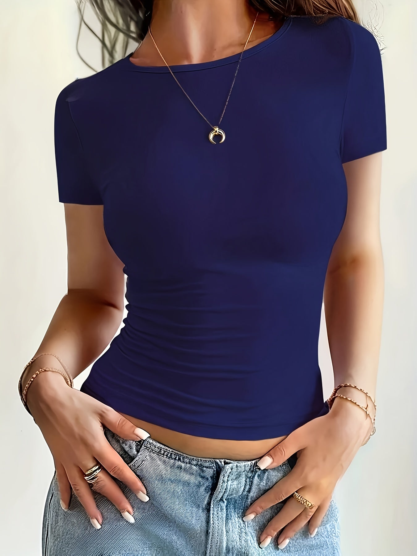 Mira | Dopasowany podstawowy t-shirt damski