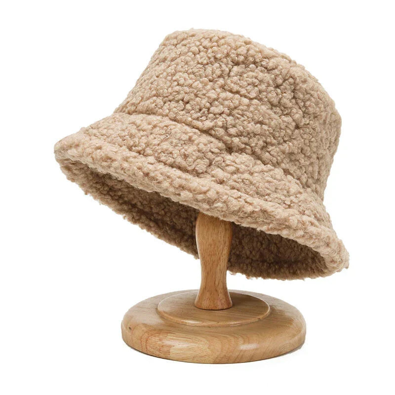 Alina | Women's lambswool bucket hat with teddy texture