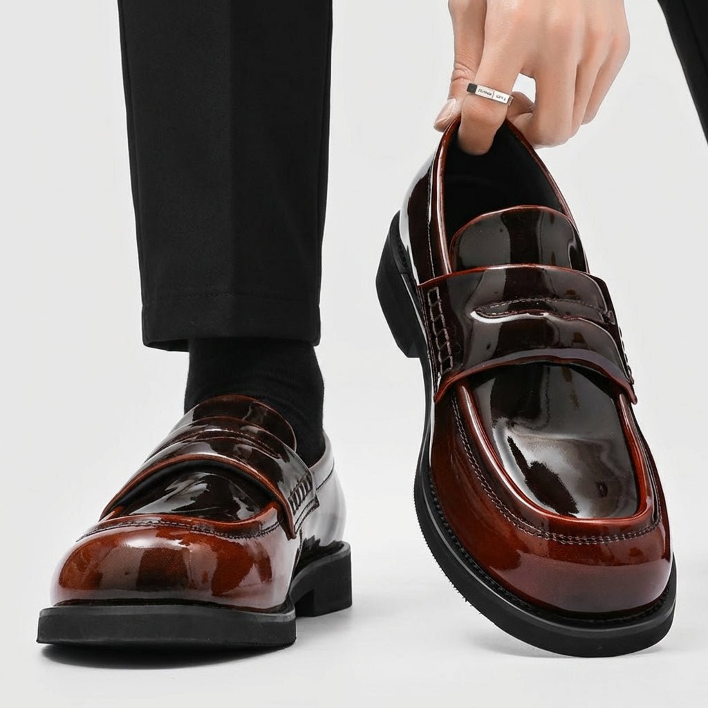 Adrian | Herre loafers i kunstlæder med blank finish