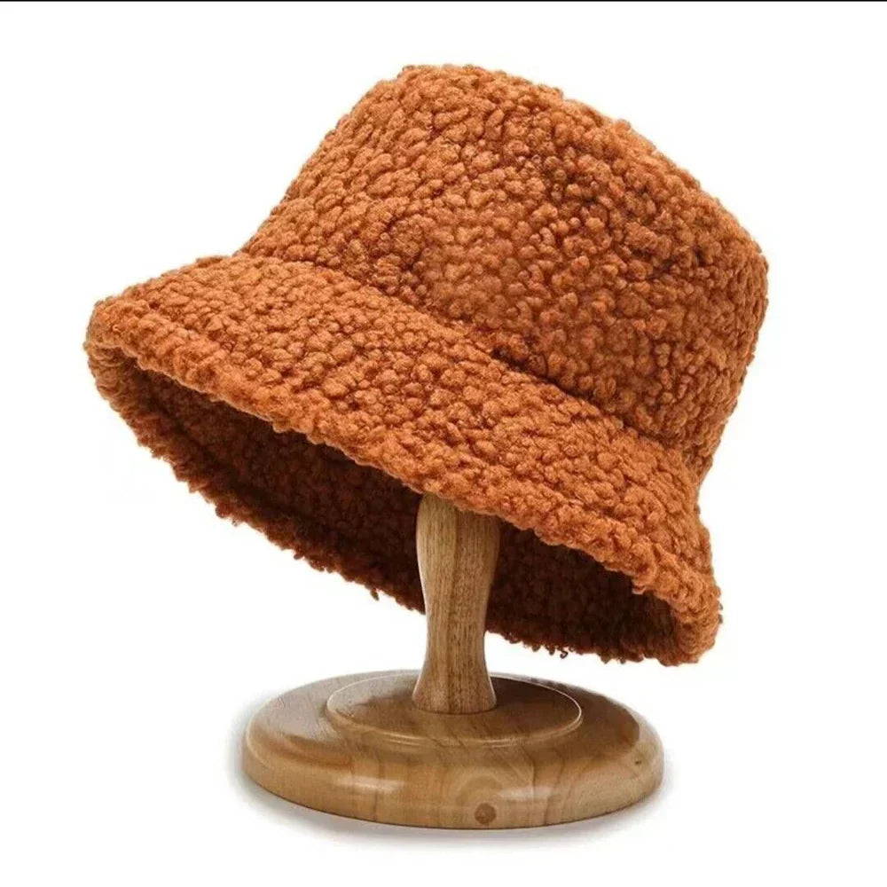 Alina | Women's lambswool bucket hat with teddy texture