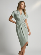 Aurielle | Elegante abito midi incrociato con drappeggio