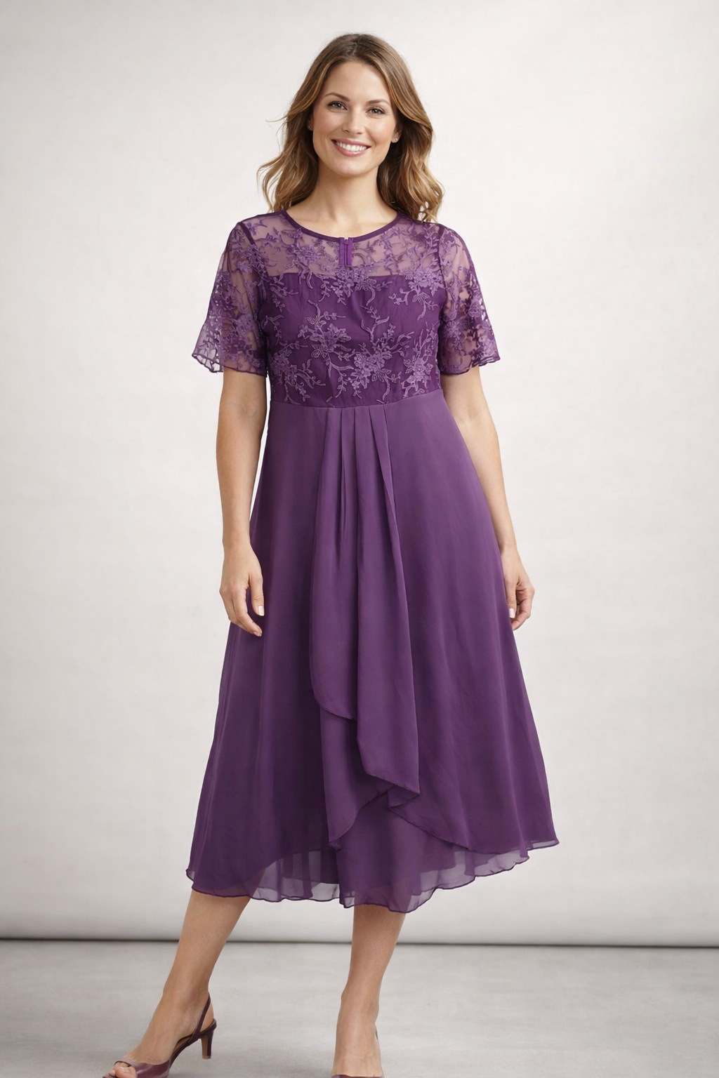 Seraphina | Midi Kjole med Blondeoverdel og Chiffon Nederdel
