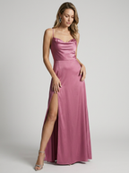 Aurélie | Robe maxi en satin avec fente haute et dos nu