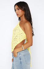 Elvira | One-Shoulder Blonde Top
