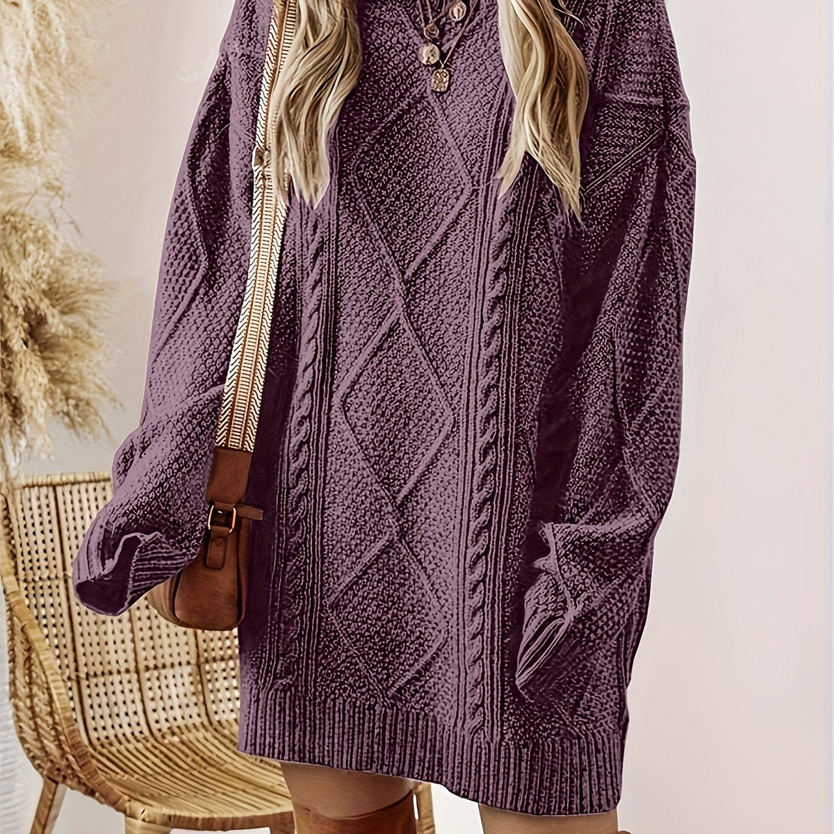 Rosalie | Dame strikket sweaterkjole med snoninger og afslappet pasform