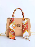 Lina | Elegante Borsa a Mano con Sciarpa di Seta e Catena Dorata