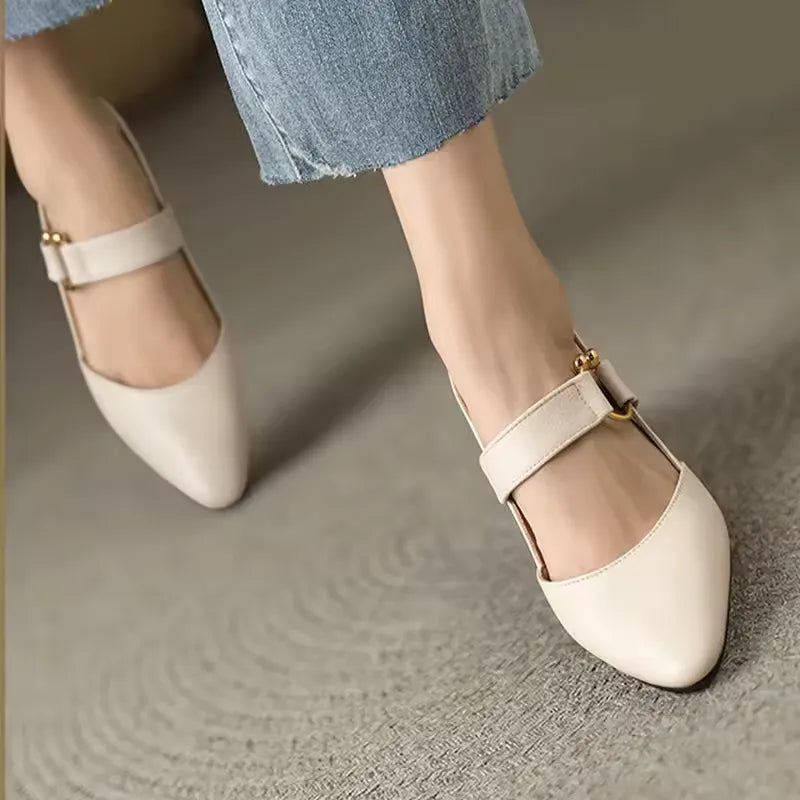 Serelina | Elegante Pumps Med Rem Og Stabil Blokhæl