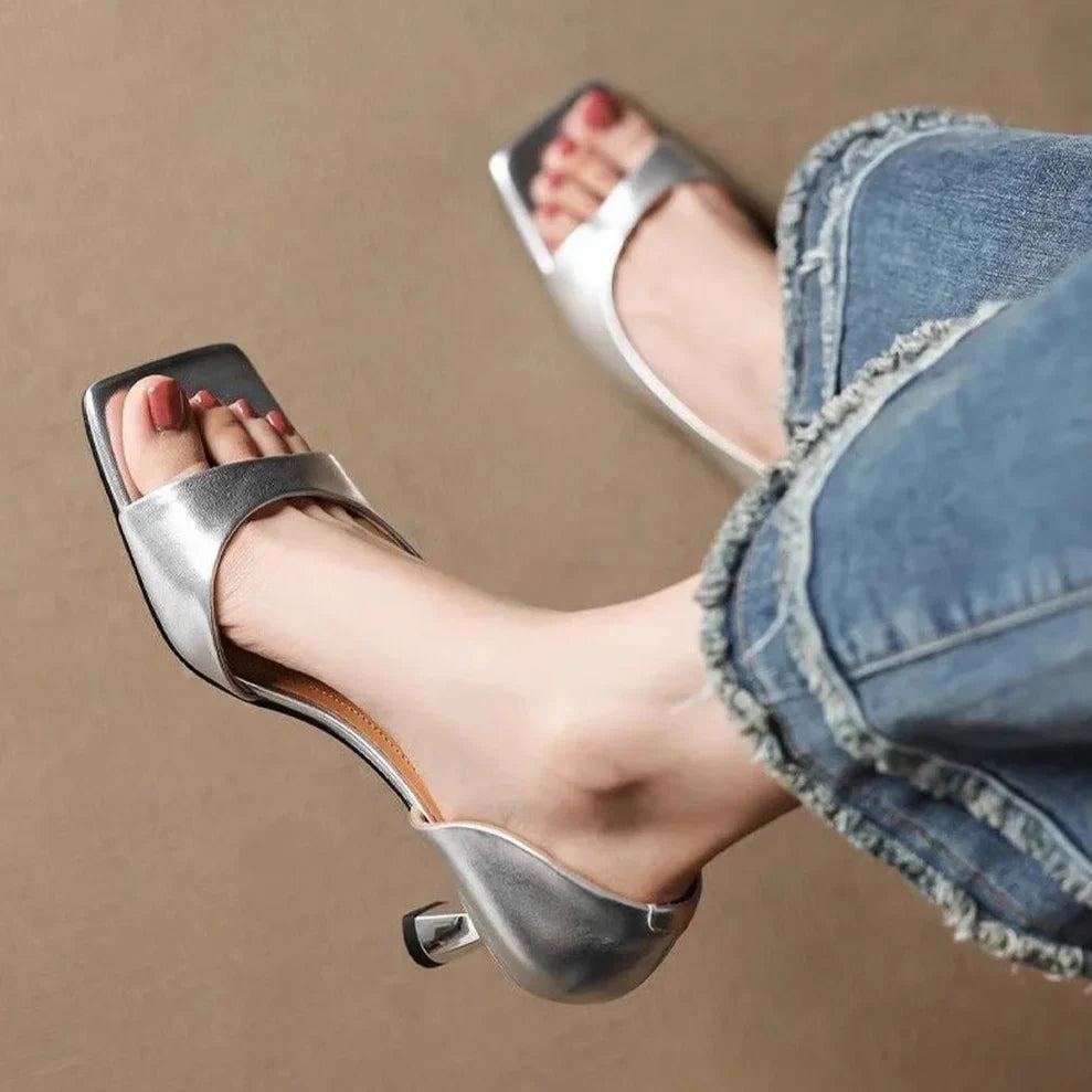 Lunaria | Elegante Sandal Hæle Med Åben Tå Og Firkantet Design