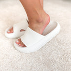 Delphine | Sandalias de baño suaves