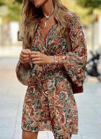 Zayla™ | Damer Boho Sommerkjole i Paisley Print | Kort Kjole med V-Hals, 3/4 Ærmer og Bindebånd i Taljen