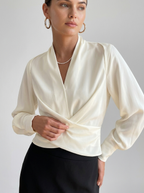 Elvira | Elegant Slå-Om Bluse Med V-Udskæring Og Drapering