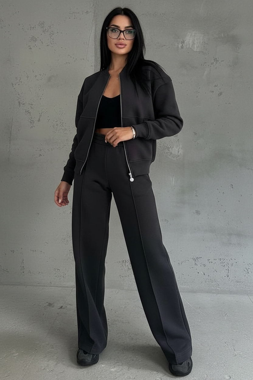 Lucile | Women's two-piece tracksuit with short zip-up jacket and straight-leg trousers