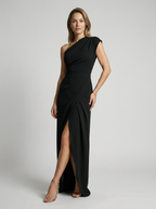 Celina | Robe maxi une épaule avec fente élégante
