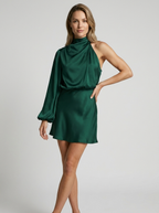 Elowen | Abito in satin monospalla con manica asimmetrica
