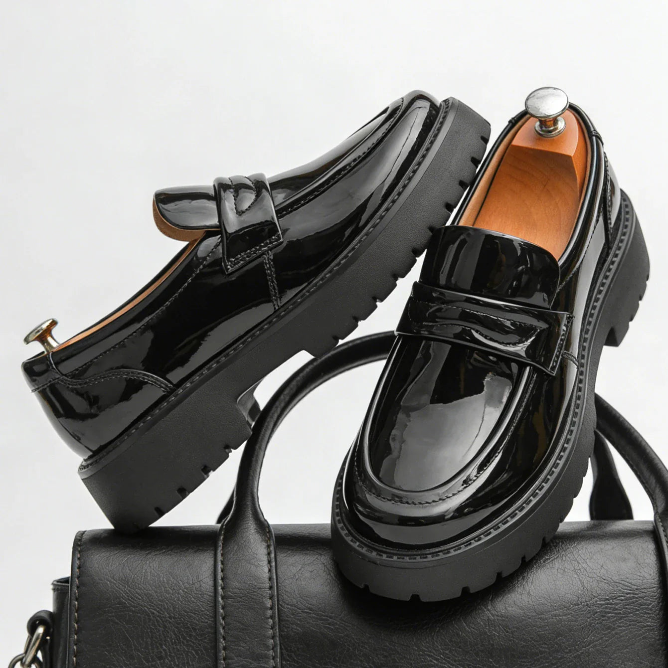 Alverio | Mocassini Moderni con Suola Spessa e Design Minimalista