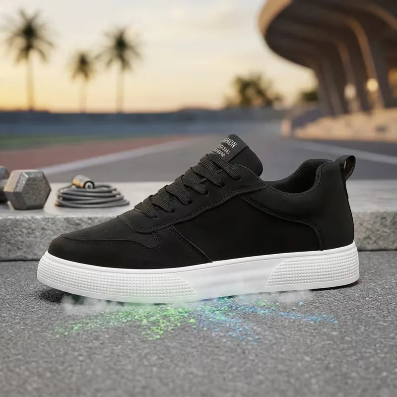 Lave sneakers med snørebånd, rund tå og struktureret sål