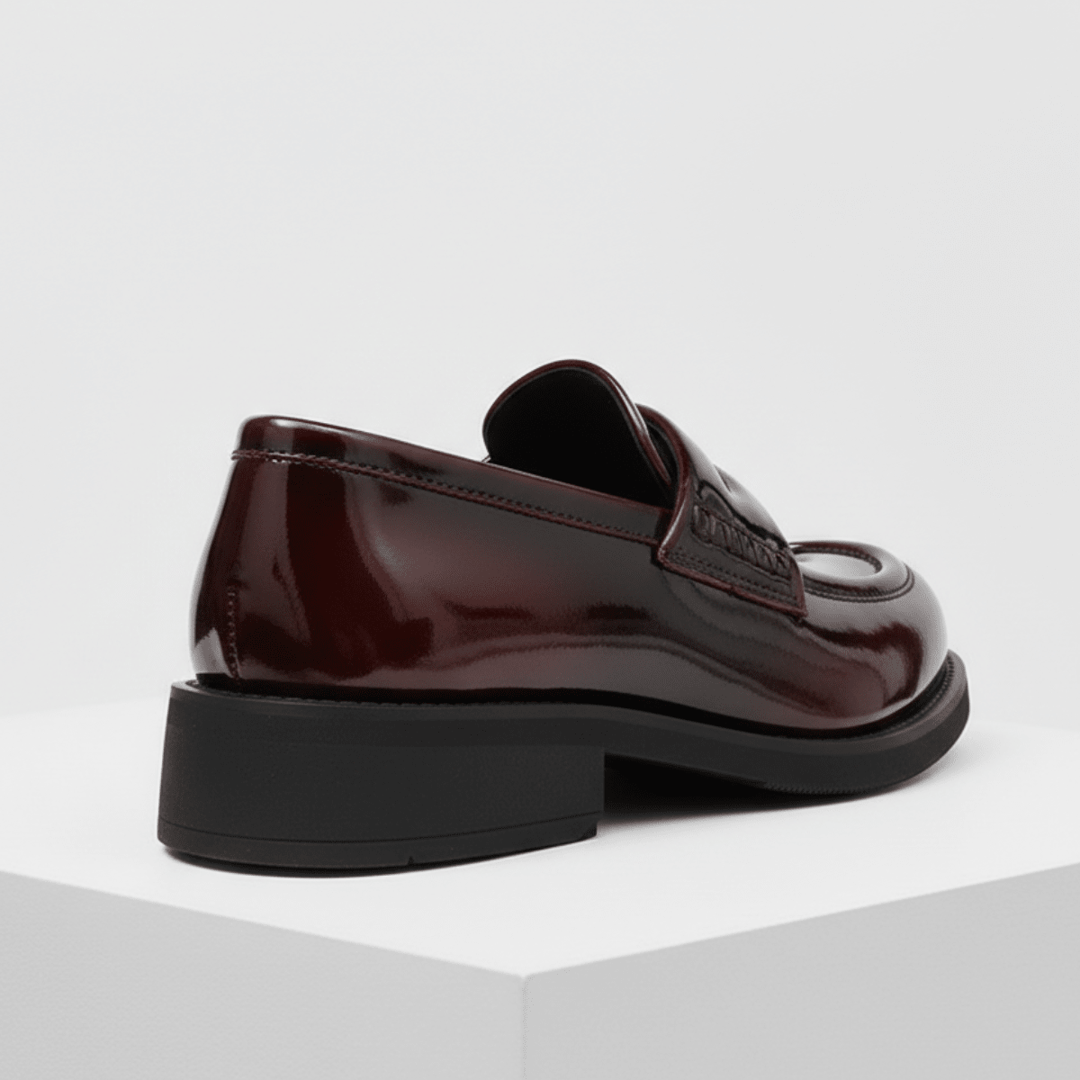 Adrian | Herre loafers i kunstlæder med blank finish