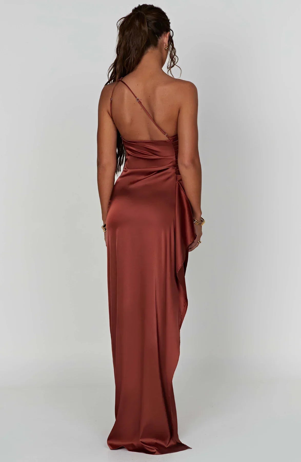 Alessia | One-Shoulder Satin Kjole