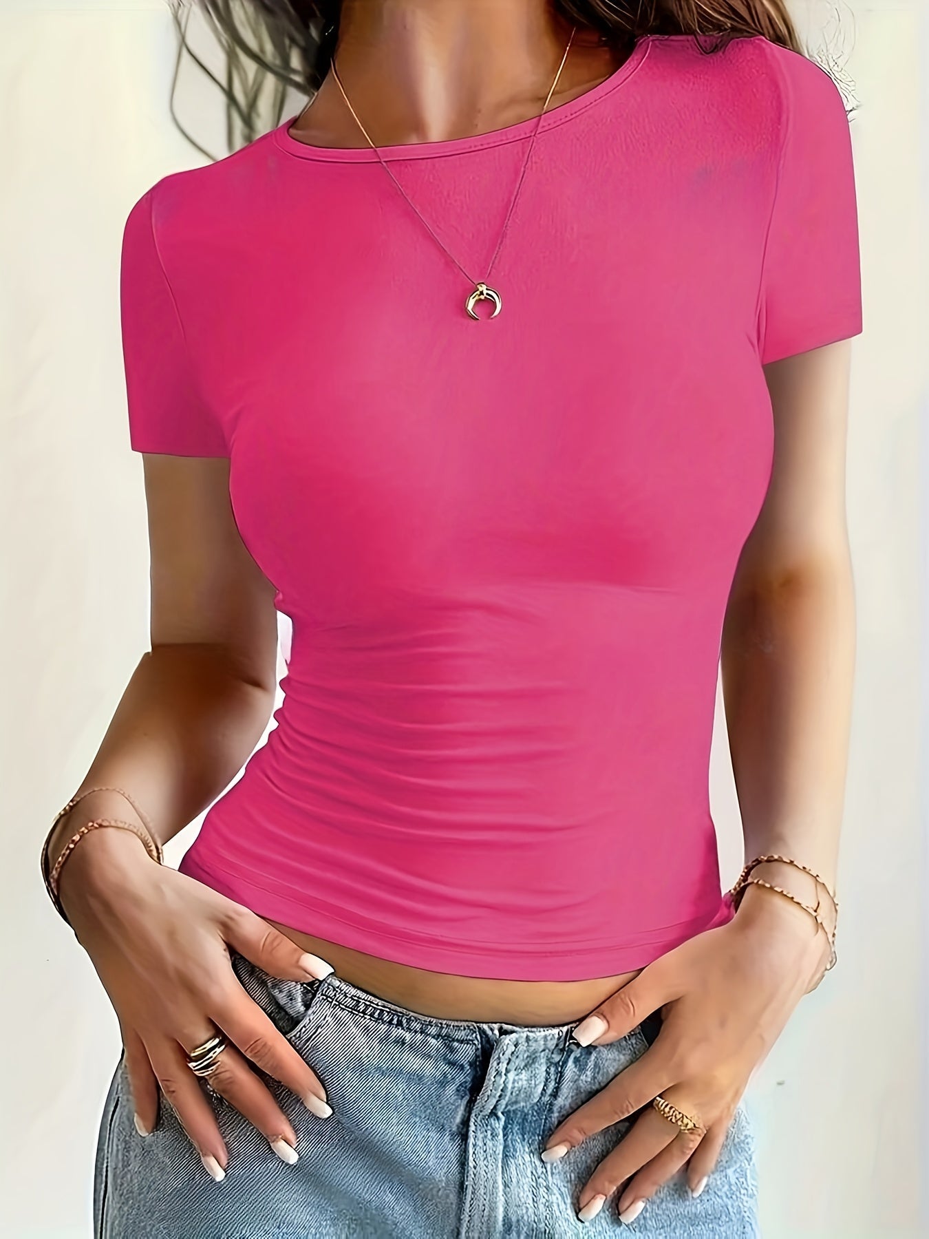 Mira | Dopasowany podstawowy t-shirt damski