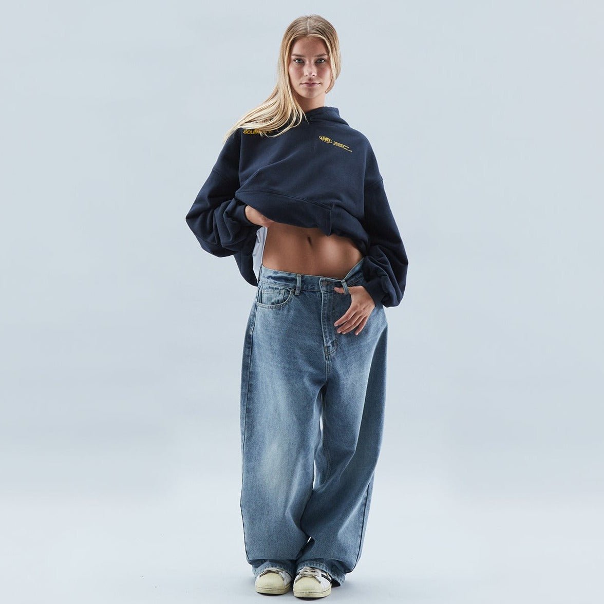 Avery | Unisex oversized hættetrøje med rygprint
