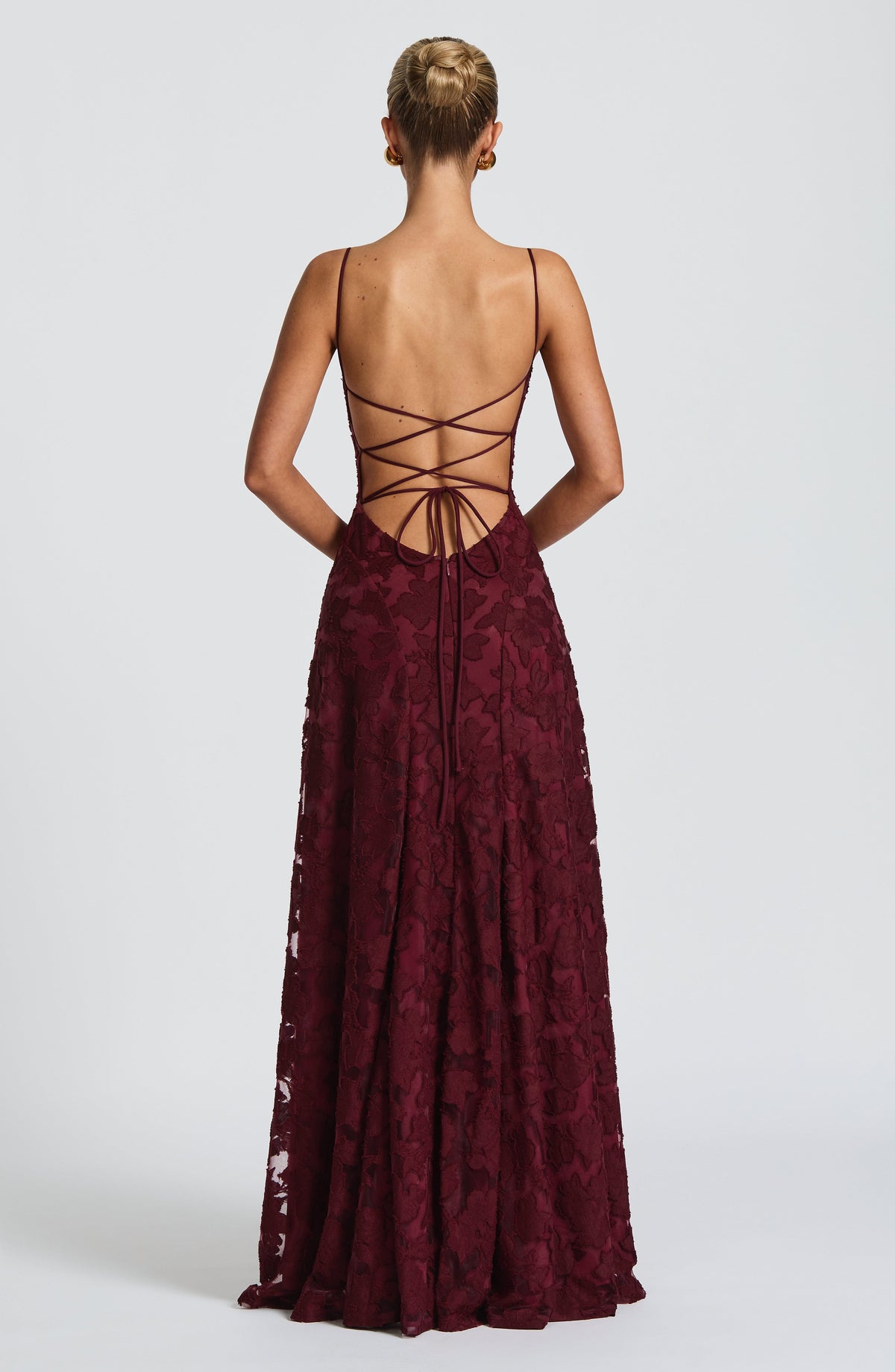 Aurelia | Robe maxi élégante avec bretelles spaghetti et texture