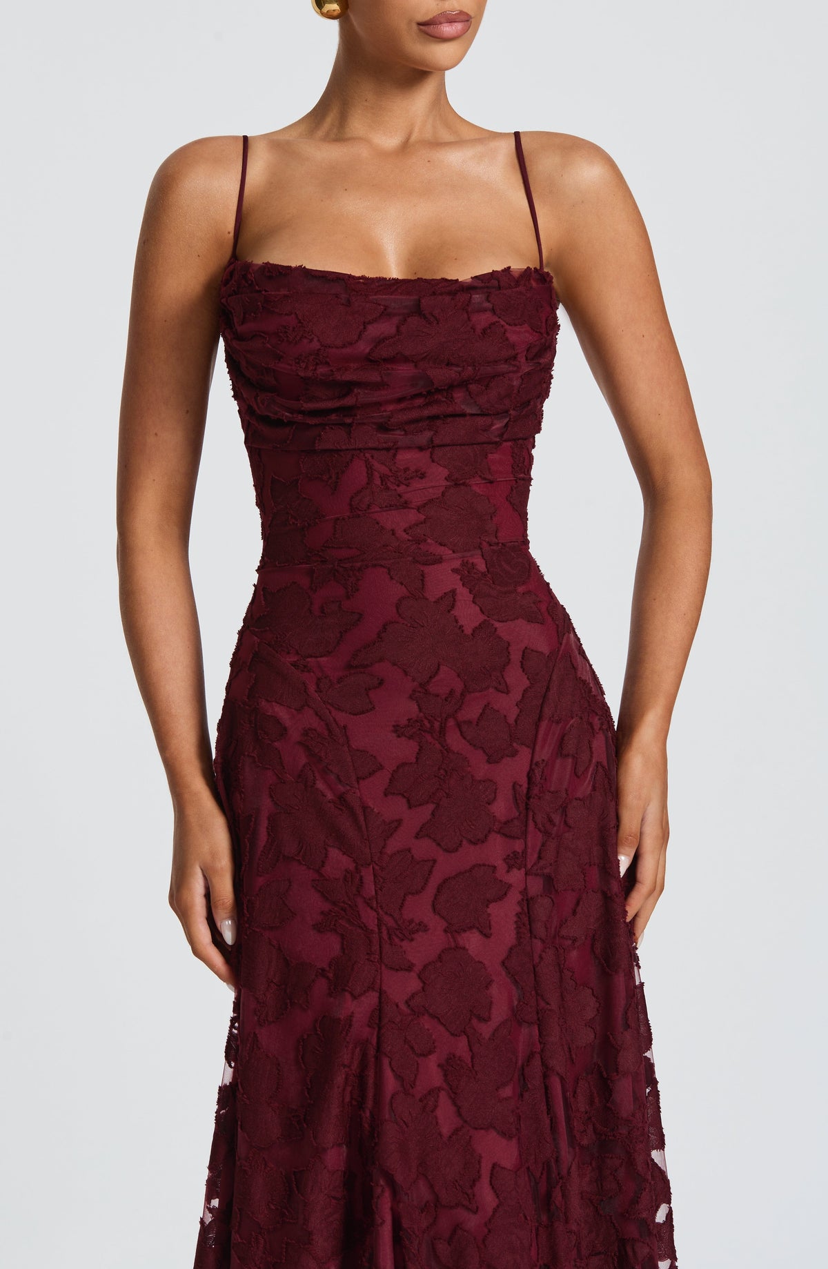 Aurelia | Robe maxi élégante avec bretelles spaghetti et texture