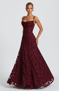 Aurelia | Robe maxi élégante avec bretelles spaghetti et texture