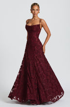 Aurelia | Robe maxi élégante avec bretelles spaghetti et texture