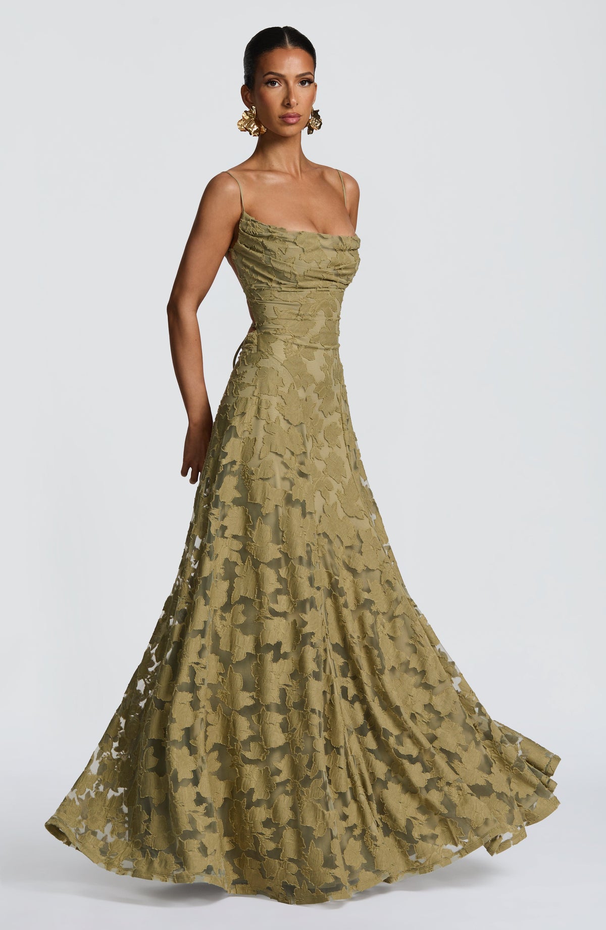Aurelia | Robe maxi élégante avec bretelles spaghetti et texture