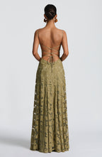 Aurelia | Robe maxi élégante avec bretelles spaghetti et texture