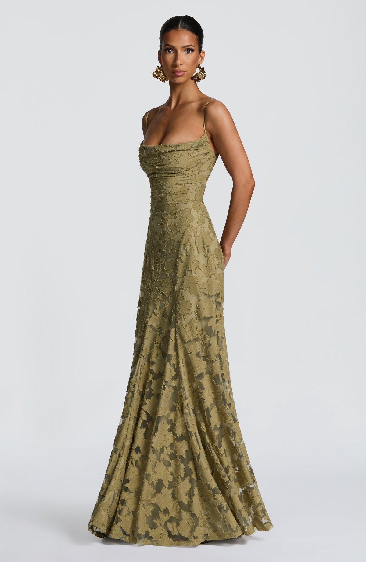 Aurelia | Robe maxi élégante avec bretelles spaghetti et texture