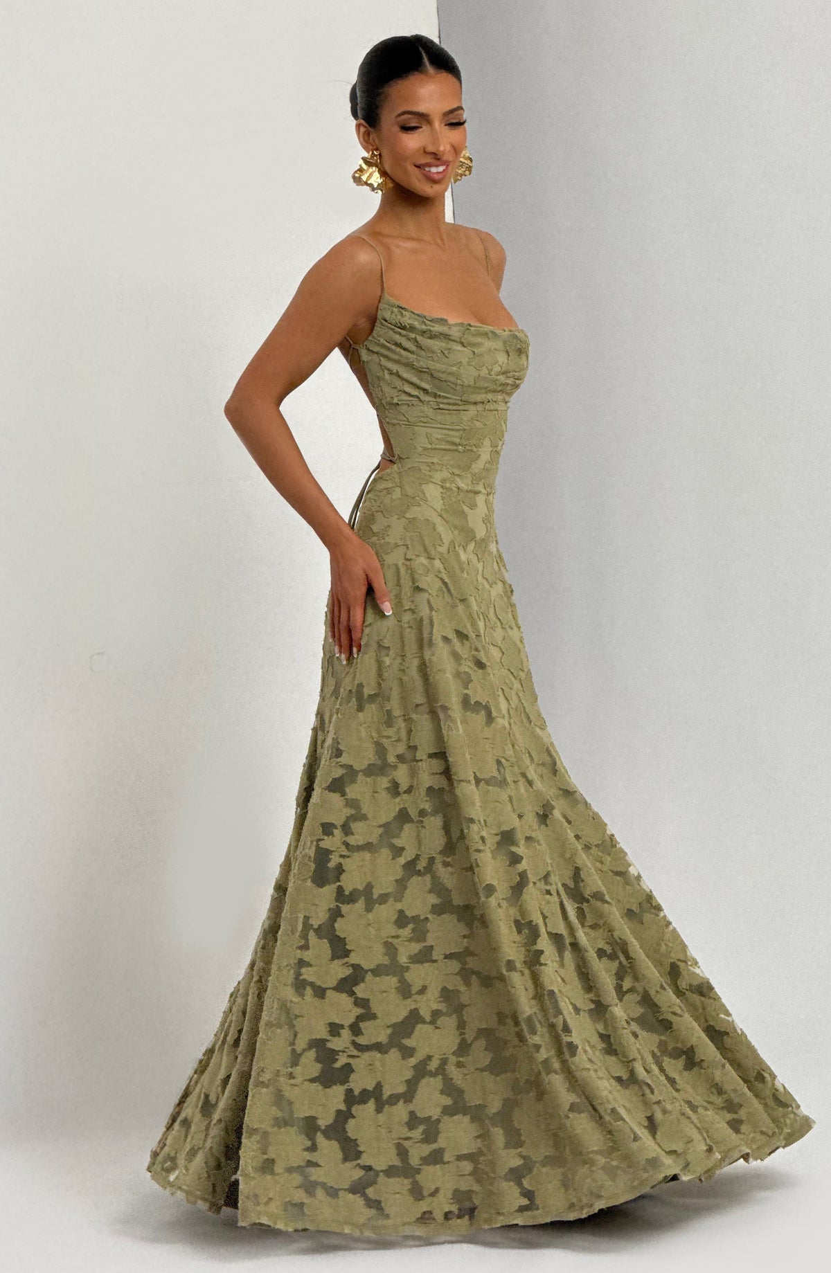 Aurelia | Robe maxi élégante avec bretelles spaghetti et texture