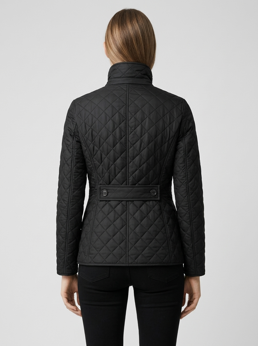 Elara | Quiltet Jakke med Knaplukning i Klassisk Design