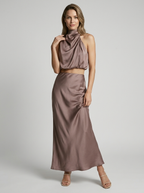 Selina | Satynowa sukienka maxi z wiązaniem na szyi i elegancką sylwetką