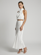 Selina | Satynowa sukienka maxi z wiązaniem na szyi i elegancką sylwetką