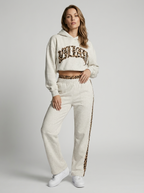 Velora | Dame Cropped Hoodie Sæt med Leopardprint Detalje