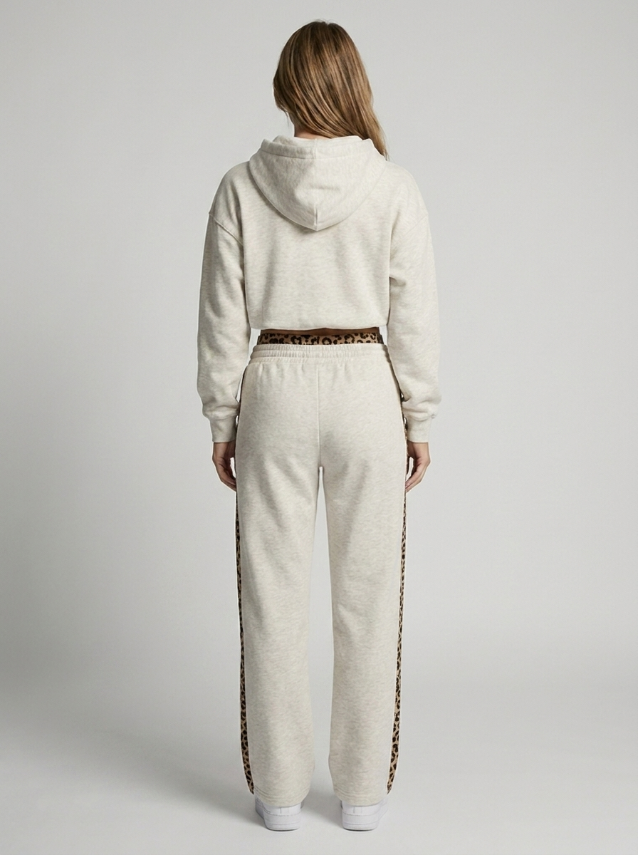 Velora | Dame Cropped Hoodie Sæt med Leopardprint Detalje