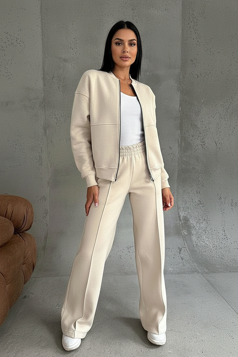 Lucile | Women's two-piece tracksuit with short zip-up jacket and straight-leg trousers