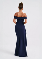 Serena | Vestido maxi elegante con hombros descubiertos y abertura